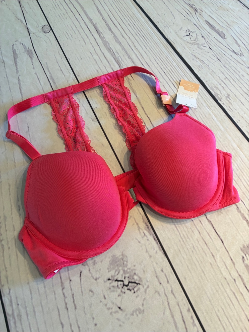 🎉NEW LISTING!🎉Cacique Hot Pink Lace-Back T Shirt Bra